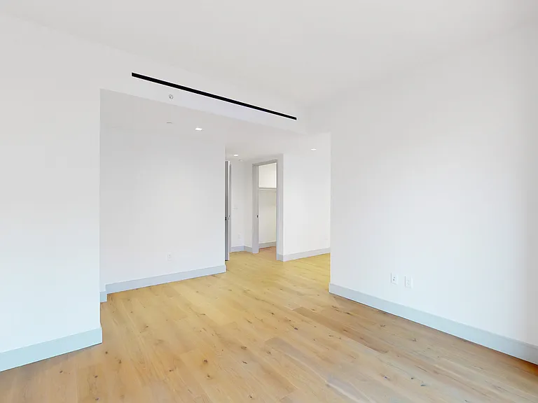 101 W 14th St #10B — Photo 8