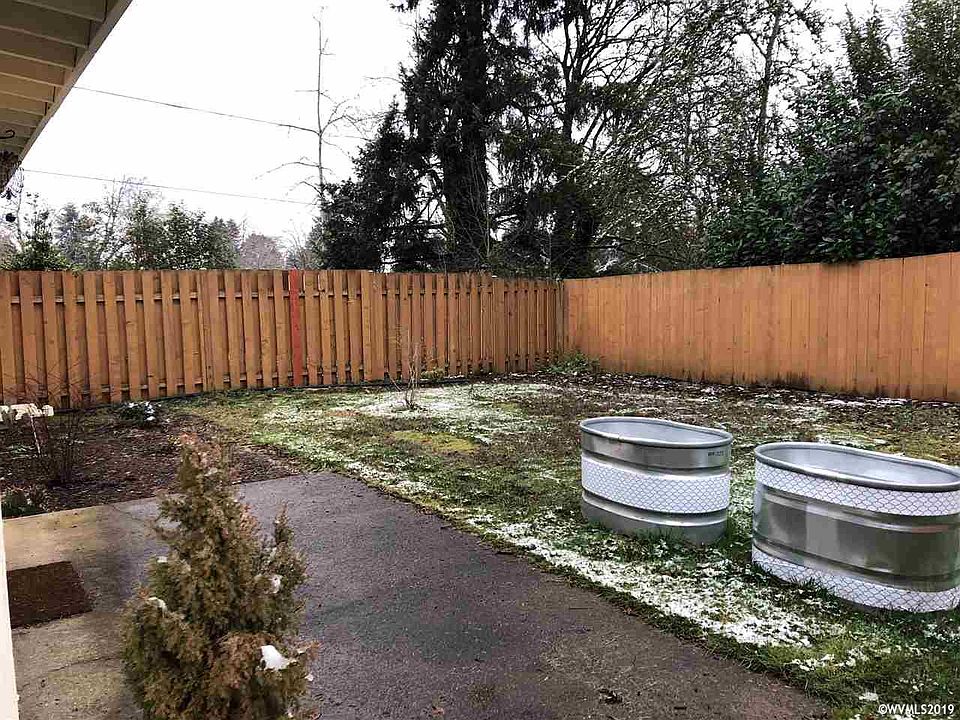 2nd image of 306 Idylwood Dr SE