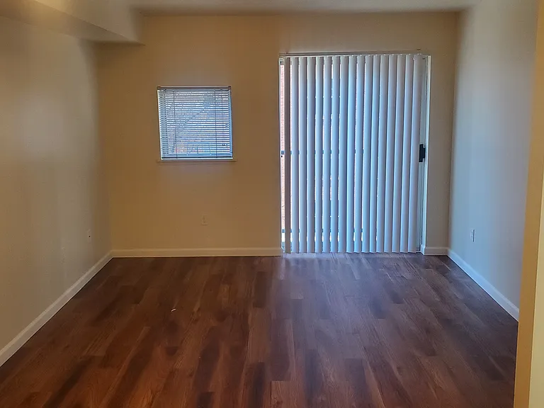 Lee Court Apartments — Photo 9