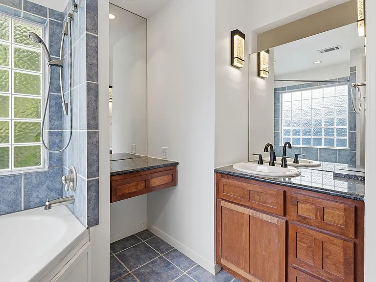 3801 Mia Tia Cir #B — Photo 27
