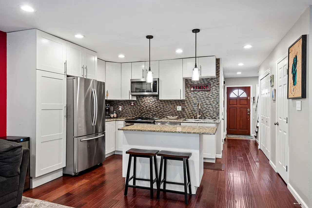 3 bed, 1332 sqft, $3,500 — Photo 1