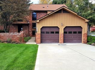 1102 Old Farm Rd, Lawrence, PA 15055