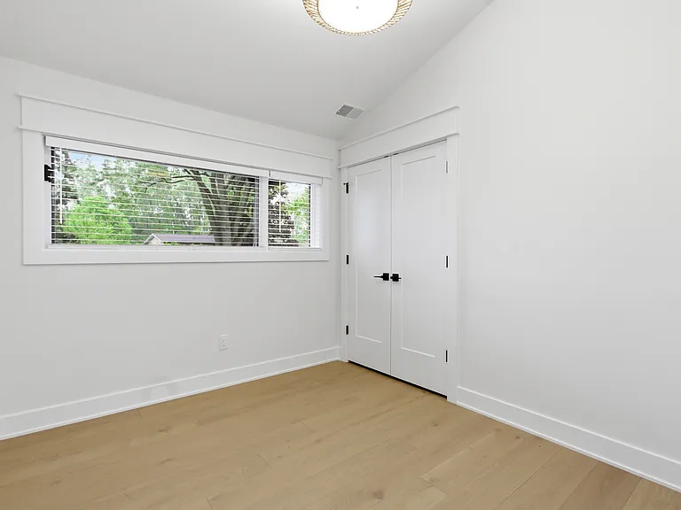 130 McKinley Dr — Photo 17