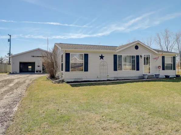 526 W Mill St, Capac, MI 48014