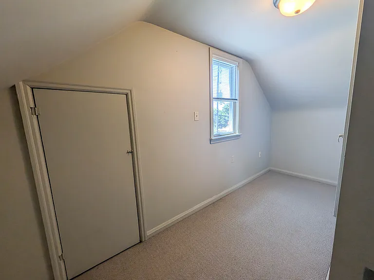 106 Haig St — Photo 30