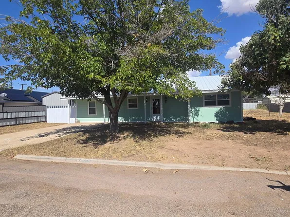 115 S Oaklawn Dr, Wink, TX 79789