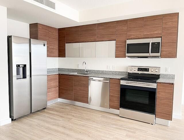 2nd image of 21 SW 1st St Floor A11