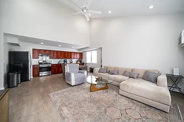 213 Roosevelt Street, #301