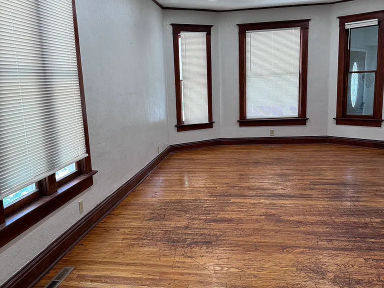 703 Peterson St — Photo 16