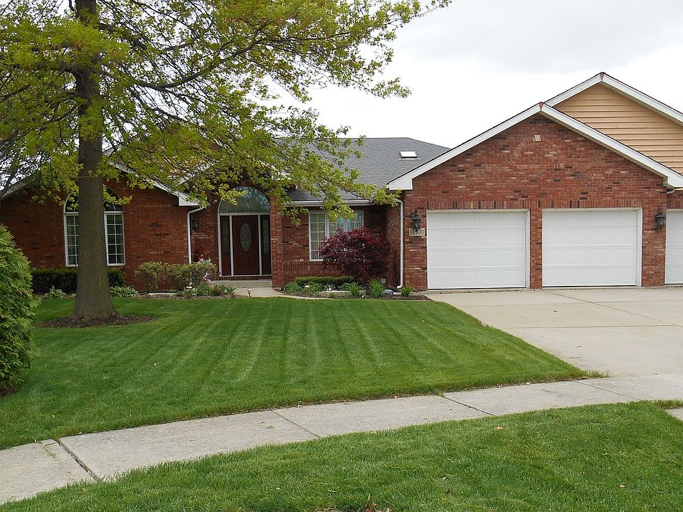 1st image of 10800 Oakton Ct