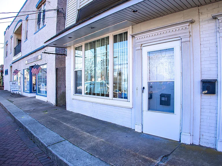 14 W High St #A — Photo 1