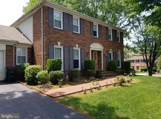 9323 Robnel Pl, Vienna, VA 22182