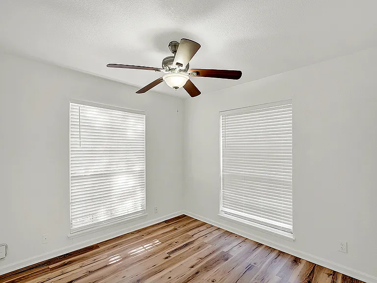 343 Blaze Ave — Photo 16