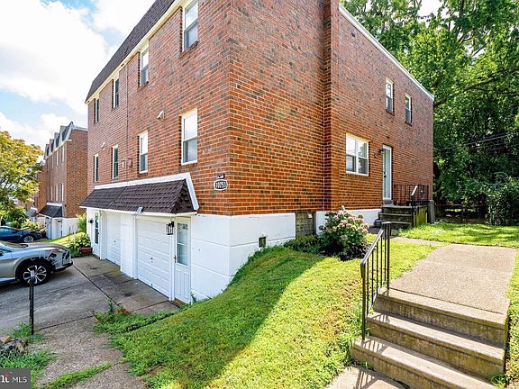 2nd image of 10753 Jeanes St