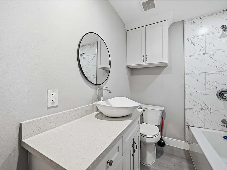 8129 Linda Vista Rd — Photo 23