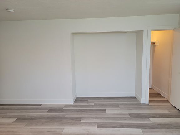 5th image of 19 F St NW APT 1