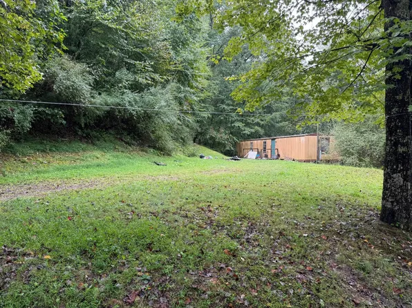 7504 Plum Orch, Scarbro, WV 25917