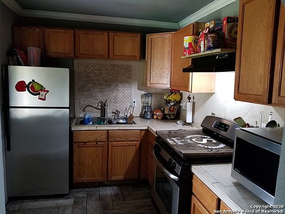 4th image of 521 Cravens Ave
