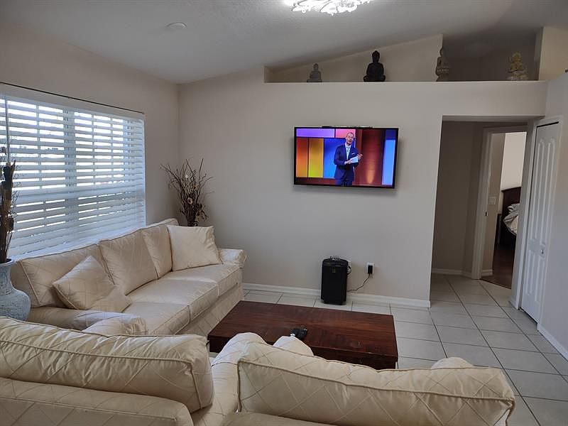 1st image of 2715 SE Eagle Dr