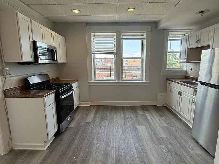 240 Paterson Ave #5 — Photo 12
