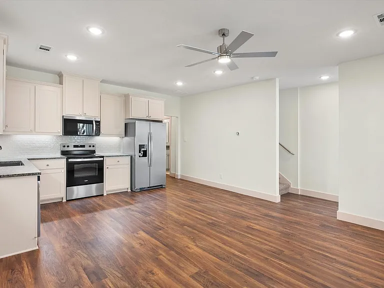 504 E Kimball St #1 — Photo 7