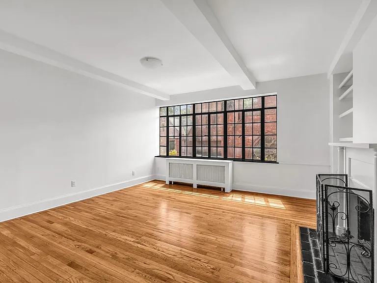 433 W 21st St #6A — Photo 1