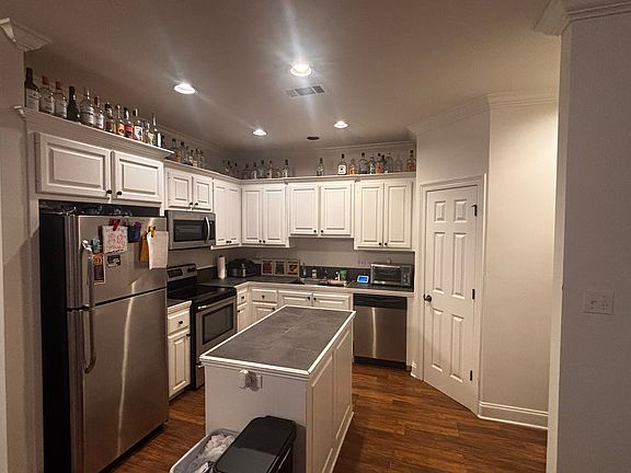 5th image of 3920 Northshore Ave