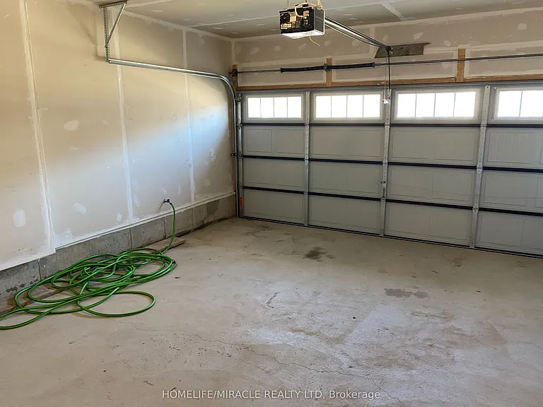 2 Cahill Dr — Photo 38