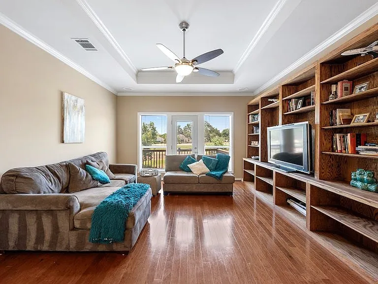 1207 Lakeway Dr — Photo 17