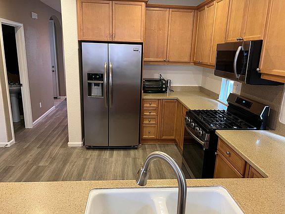 3rd image of 1667 Ballou Cir