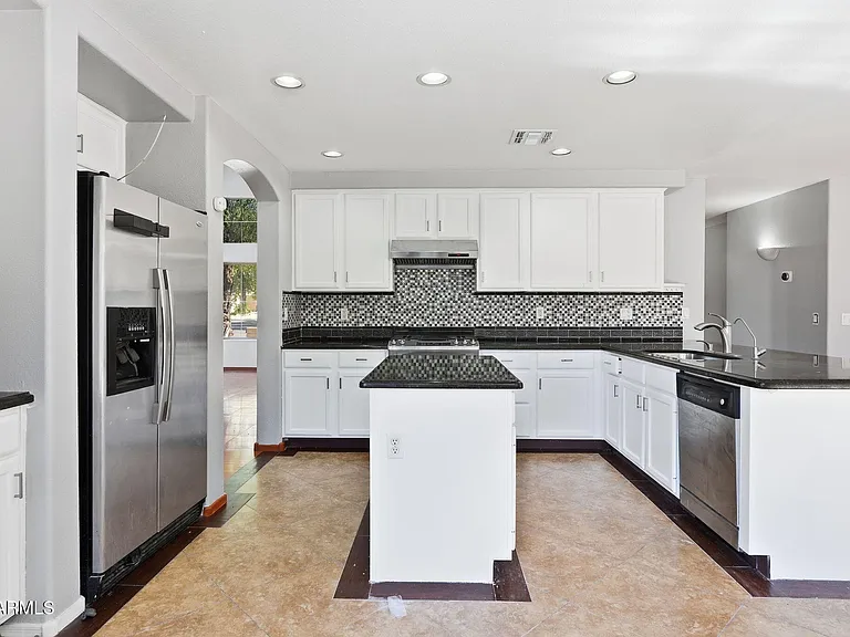 1166 E Stottler Dr — Photo 3