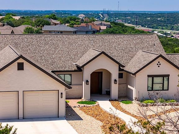 2nd image of 2004 Crown View Dr