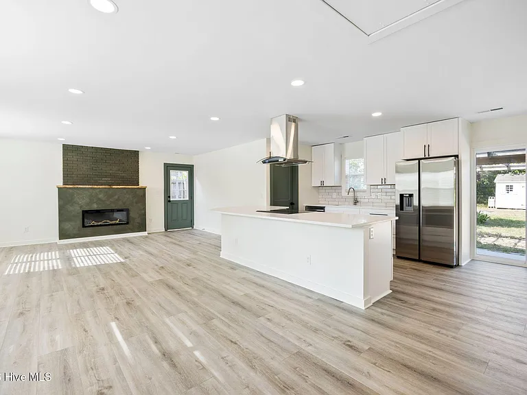 757 Silver Lake Rd — Photo 5