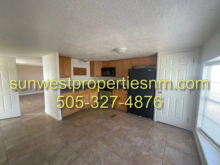 907 Sategna Ln — Photo 8