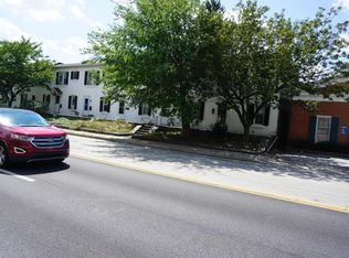 862 County Line Rd, Bryn Mawr, PA 19010