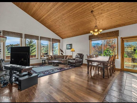 4th image of 3461 W Saddleback Rd