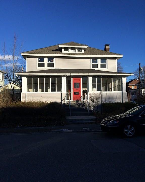 1st image of 10 Wellington St #0