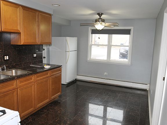 3rd image of 9230 Seymour Ave