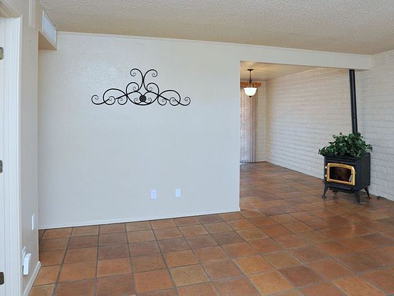 2nd image of 3213 W Las Palmas Dr