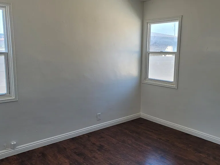 530 N Eastwood Ave — Photo 6