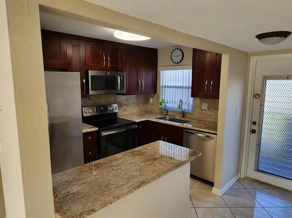 9620 Sunrise Lakes Blvd APT 211, Sunrise, FL 33322