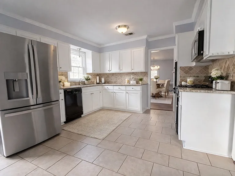 4221 Bonnie Dr — Photo 5