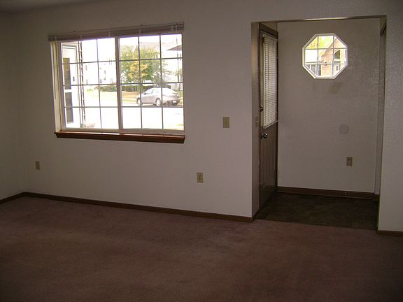 4th image of 2026 Cliff Alex Ct S APT A