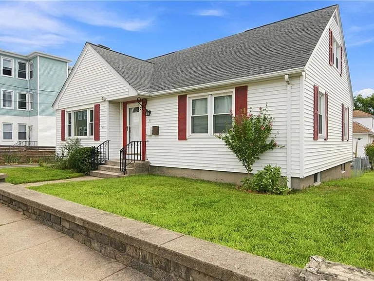 23 Amory St — Photo 3