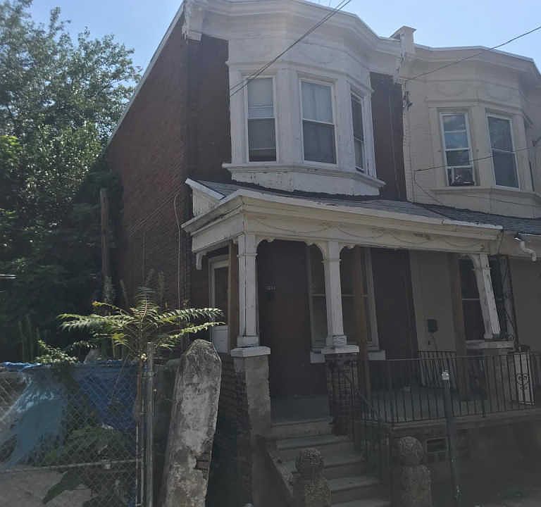 2nd image of 1251 N Allison St