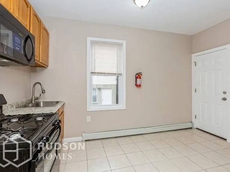 433 Central Ave #1 — Photo 6