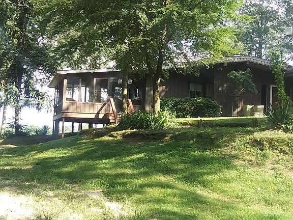 2nd image of 755 Cypress Creek Dr