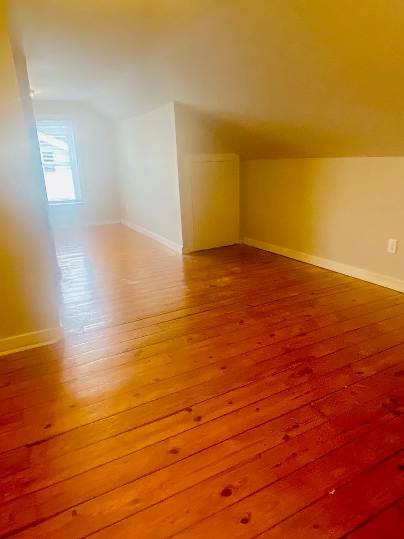 Newley Renovated 4BR - 2BA - South Campus! — Photo 4