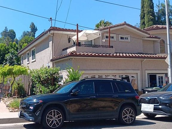 3rd image of 610 Montecito Dr