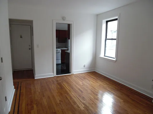 Rented by Michael Apfelbaum, LREB | media 5